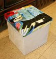 画像1: 輸入雑貨 スツール コンパクト ボックス 収納 刺繍 ロジーナキャット ポピーとネコ RS-26 ブルー ロジーナヴァハトマイスター Rosina Wachtmeister 猫 トルコ ウィーン (1)