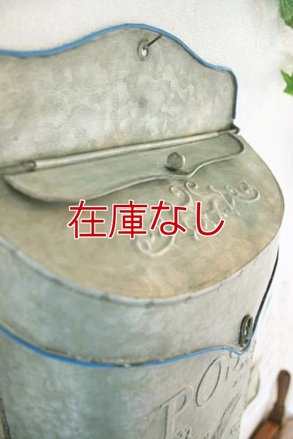 画像3: 輸入雑貨 オールドブリキ ポスト 郵便受け Covent Garden コベントガーデン ブリキ アイアン シャビーシック アンティーク風 ビンテージ調 ガーデニング EZ-80 (3)