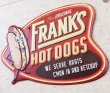 画像2: 輸入雑貨 アンティークエンボスプレート FRANK'S HOT DOGS ブリキ 壁飾り アメリカン ビンテージ シャビー HLHT22057A リビングスタジオ (2)