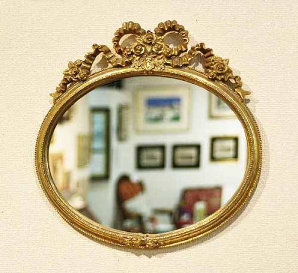 画像1: 輸入雑貨 ミラー 楕円 ゴールド リボン 壁掛け 鏡 ロココ オーバル イタリアン クラシック 姫系 15015WM-GD 直輸入 リビングスタジオ (1)
