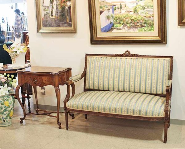 画像24: 【謝恩セール特価】輸入家具 ソファ フランス アンティーク ラブソファ 彫刻 クラシック ビンテージ 506 送料無料 リビングスタジオ (24)