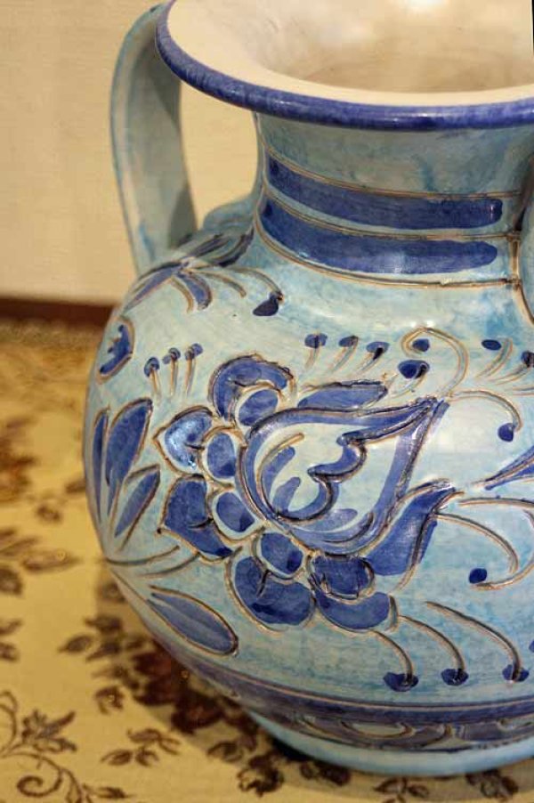 画像9: イタリア製 輸入雑貨 花瓶 フラワーベース ブルー 花柄 ハンドメイド H21cm アンティーク風 トスカーナ 834BL 送料無料 直輸入 リビングスタジオ (9)