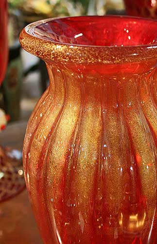 イタリア製 輸入雑貨 ベネチアンガラス 花瓶 フラワーベース H32cm 赤 金箔 リビングスタジオ 直輸入 ヴェネチアングラス ムラノガラス  ムラーノ Murano 送料無料